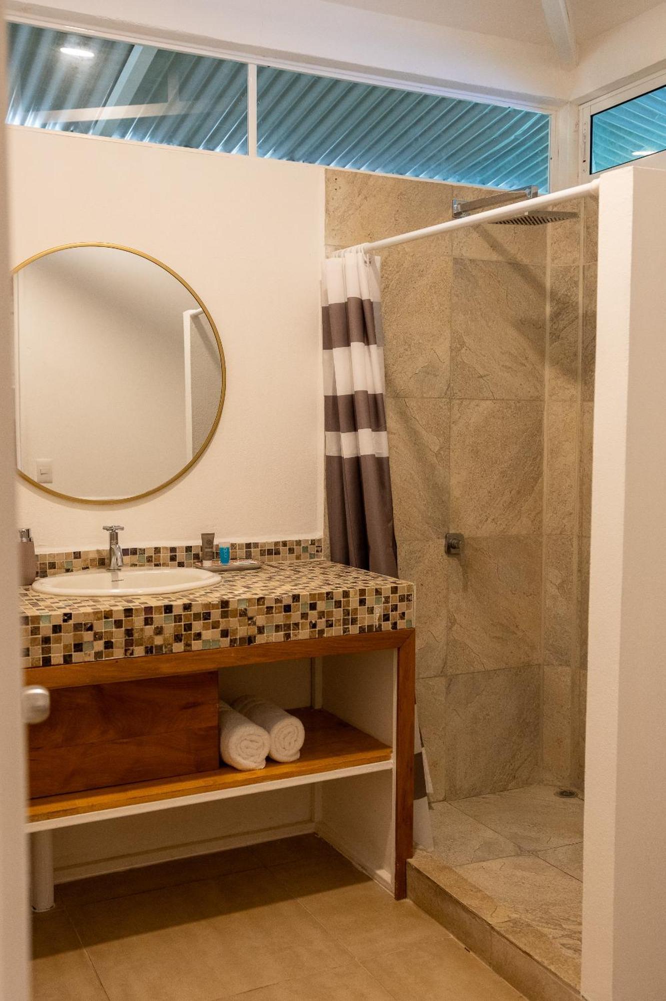 Jaguar Inn Bungalows Puerto Viejo de Talamanca Bagian luar foto