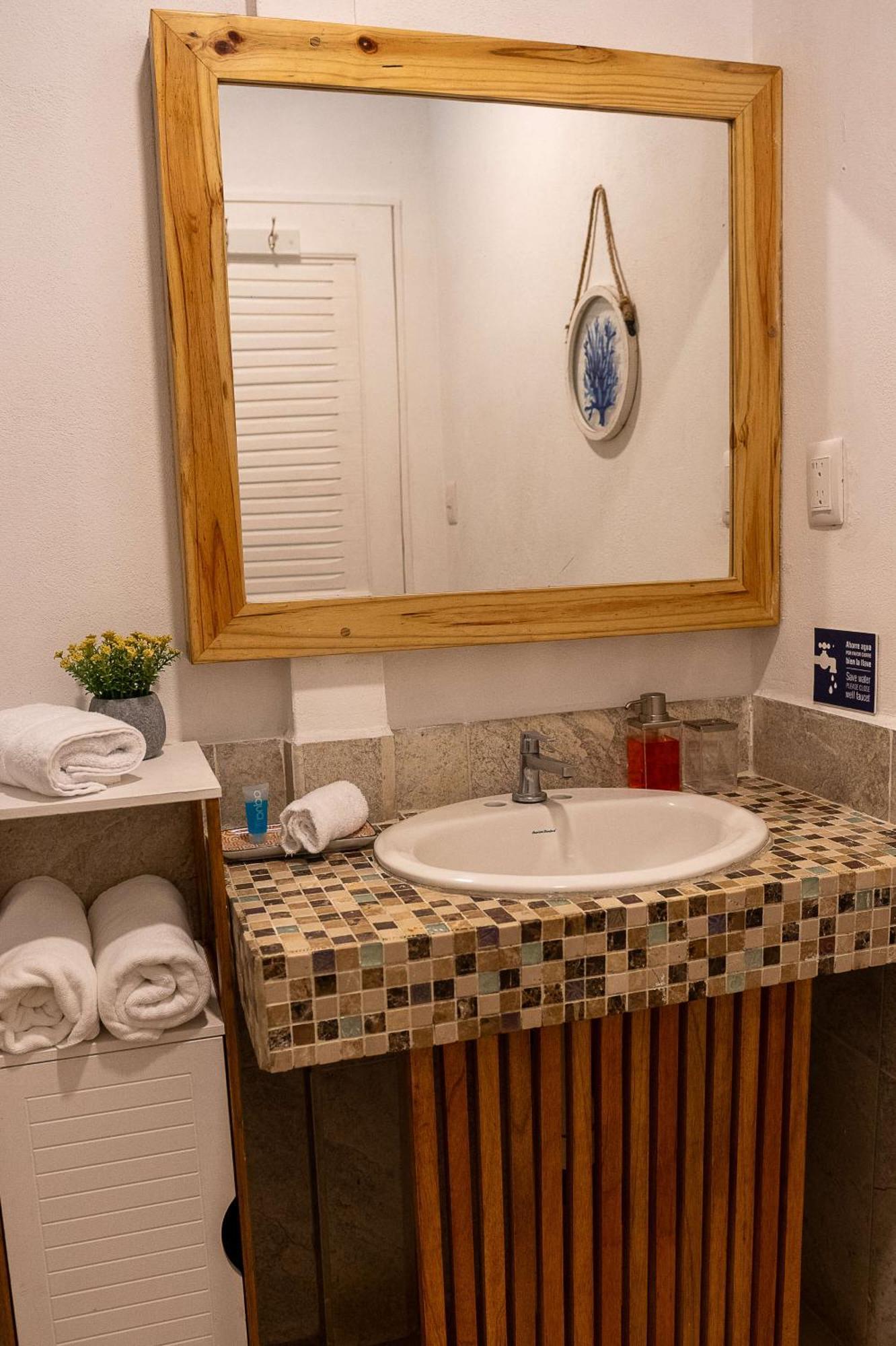 Jaguar Inn Bungalows Puerto Viejo de Talamanca Bagian luar foto