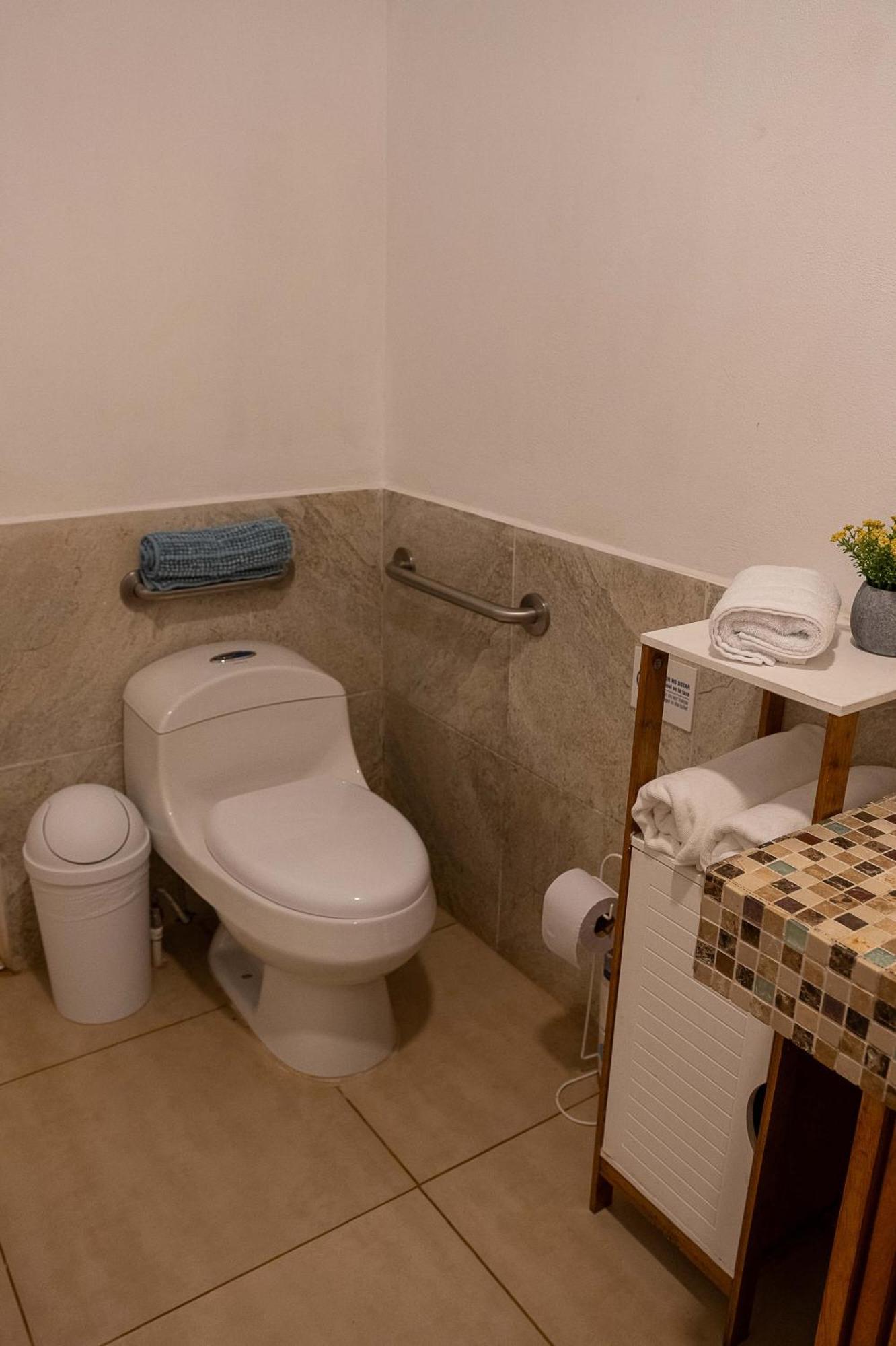 Jaguar Inn Bungalows Puerto Viejo de Talamanca Bagian luar foto