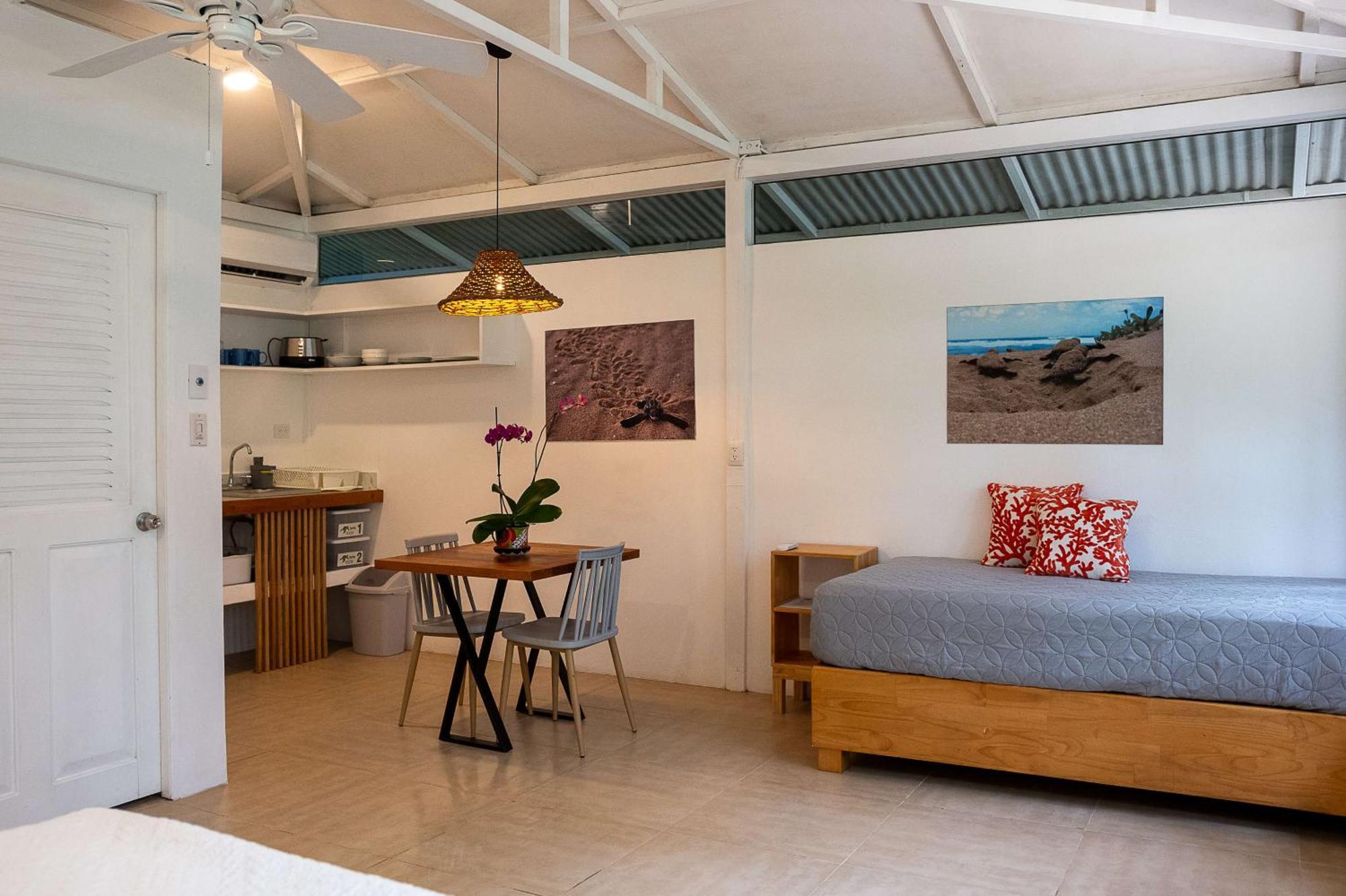 Jaguar Inn Bungalows Puerto Viejo de Talamanca Bagian luar foto